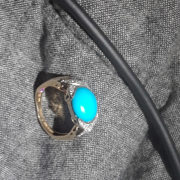 10k gold ring - Picture 2 of 2